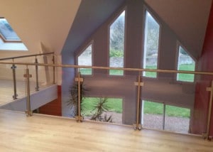 Balustrade en verre sur mezzanine