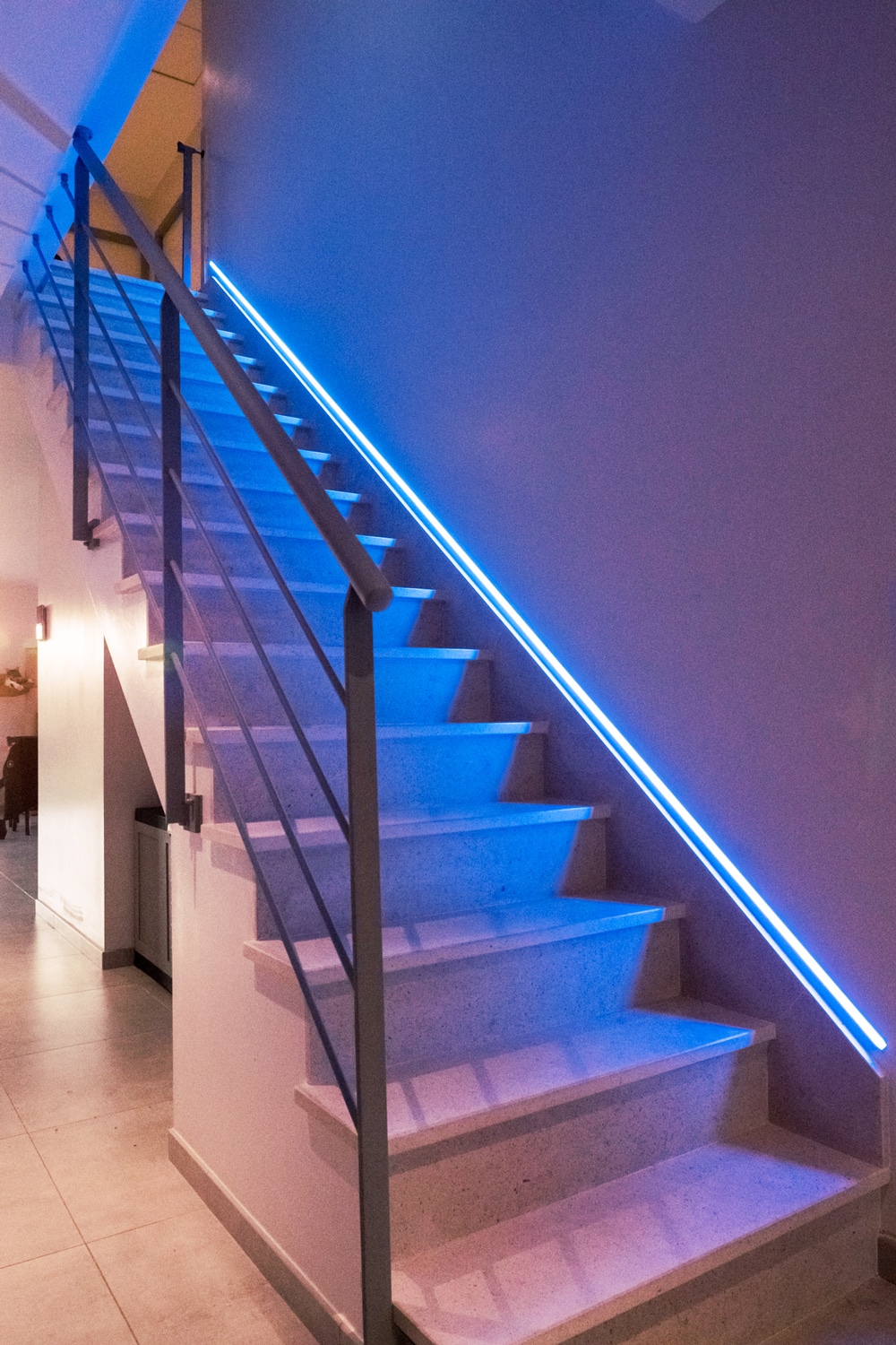 Garde corps acier pour escalier à LED